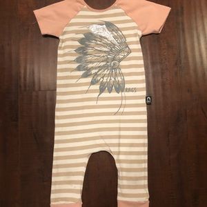 Size 18/24 Pink sand Native silver feather